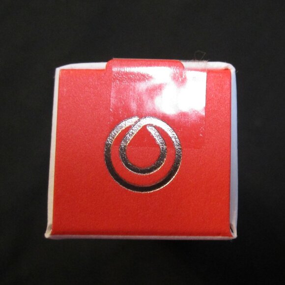 Monat Rejuveniqe Lip Gloss Oil NWT - Picture 6 of 9